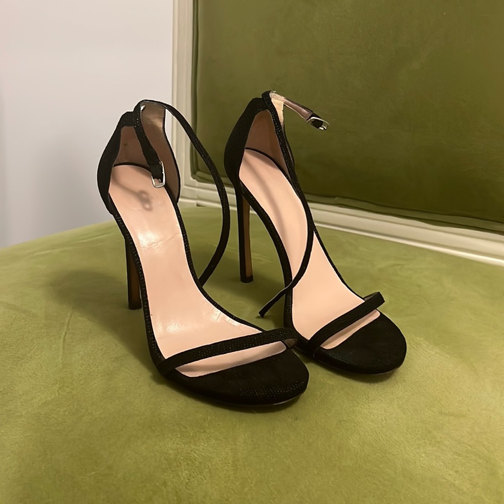 Stuart Weitzman nudist